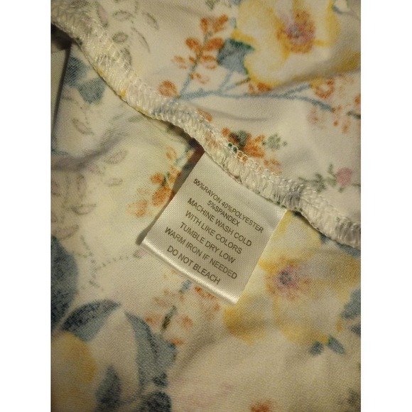 Fyve Woman's Med Floral Print‎ Short Sleeve Blouse Top Ruffle Neck Summer Casual - Picture 5 of 5